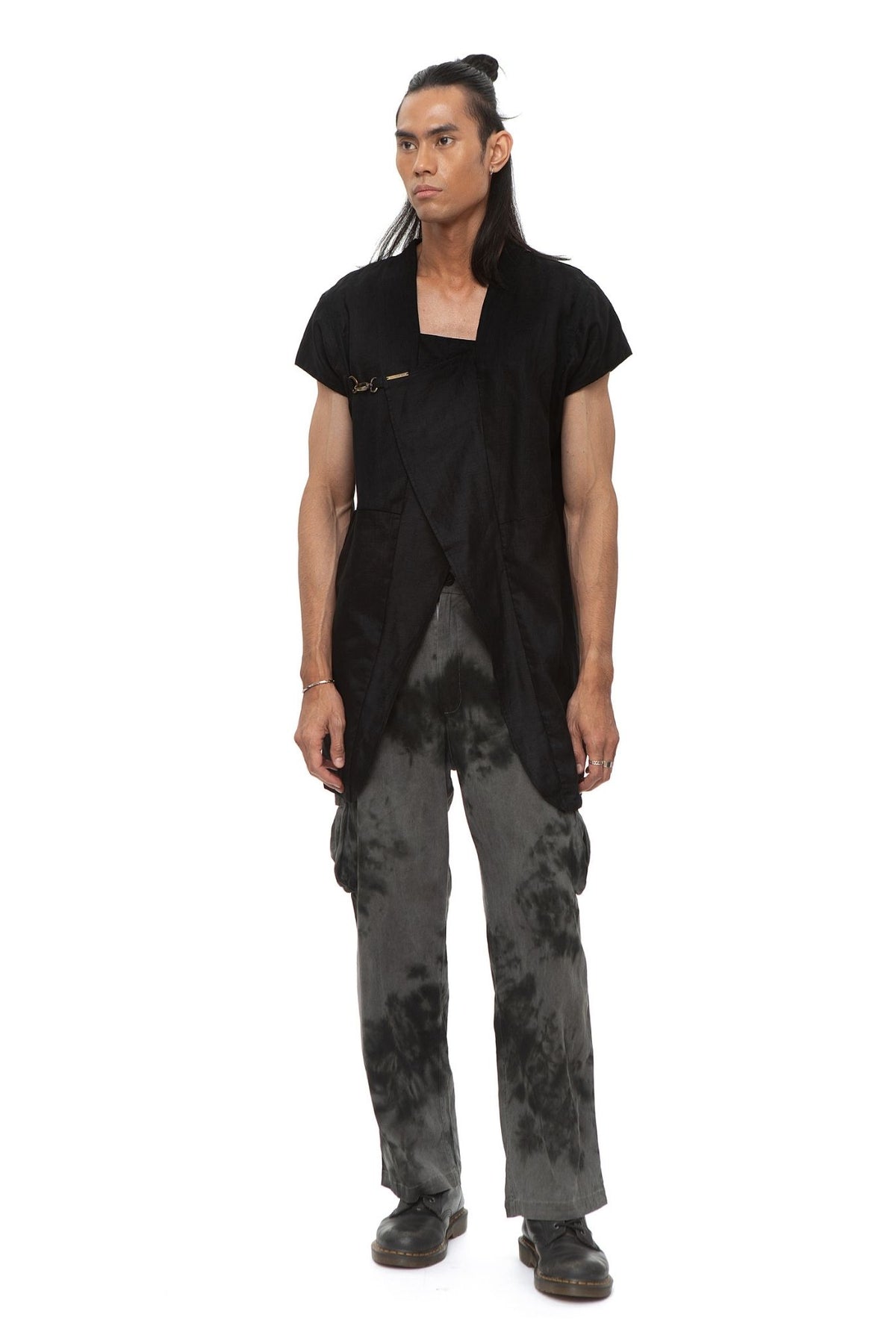 Excalibur Sleeveless Linen Jacket — Black
