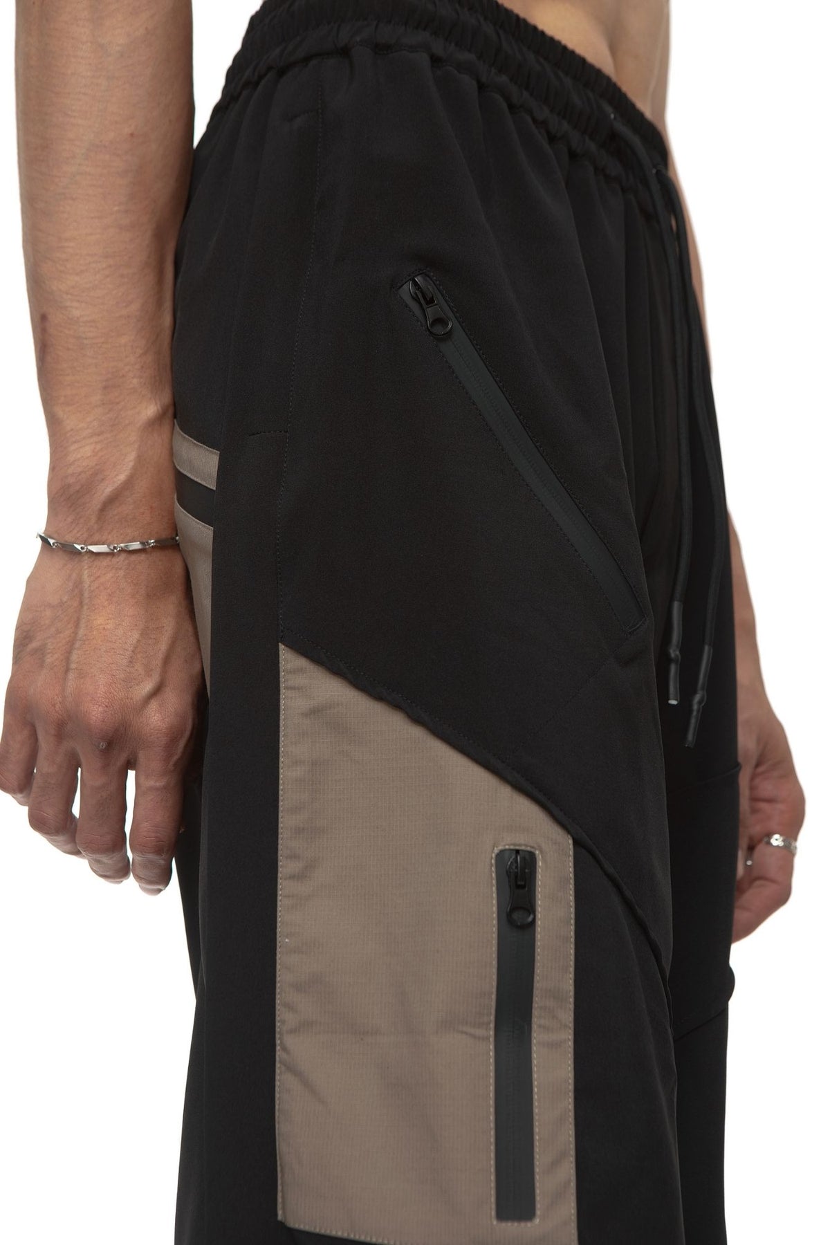 Isis Tech Short Pant — Black