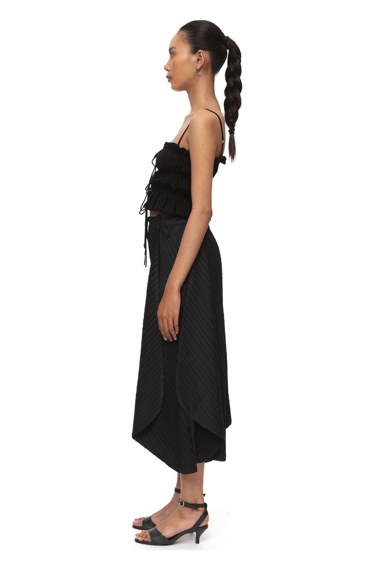 Novalis Pleated Pants — Black