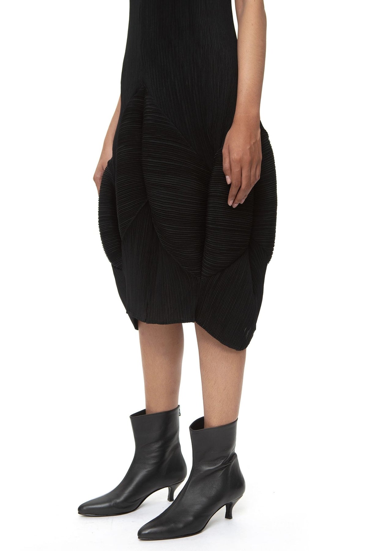 Donna Pleated Dress — Black