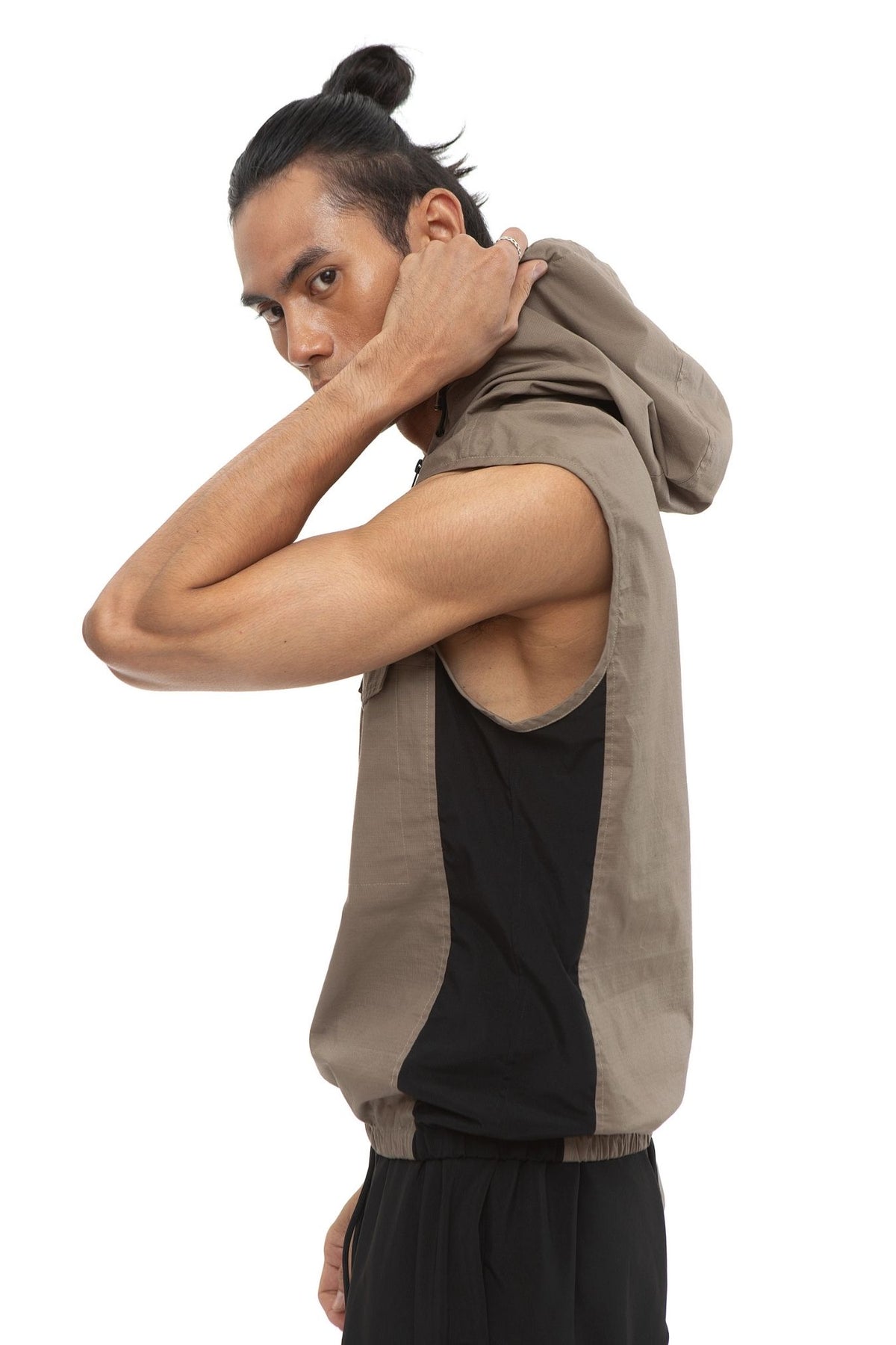 Kamba Hooded Vest — Mocca