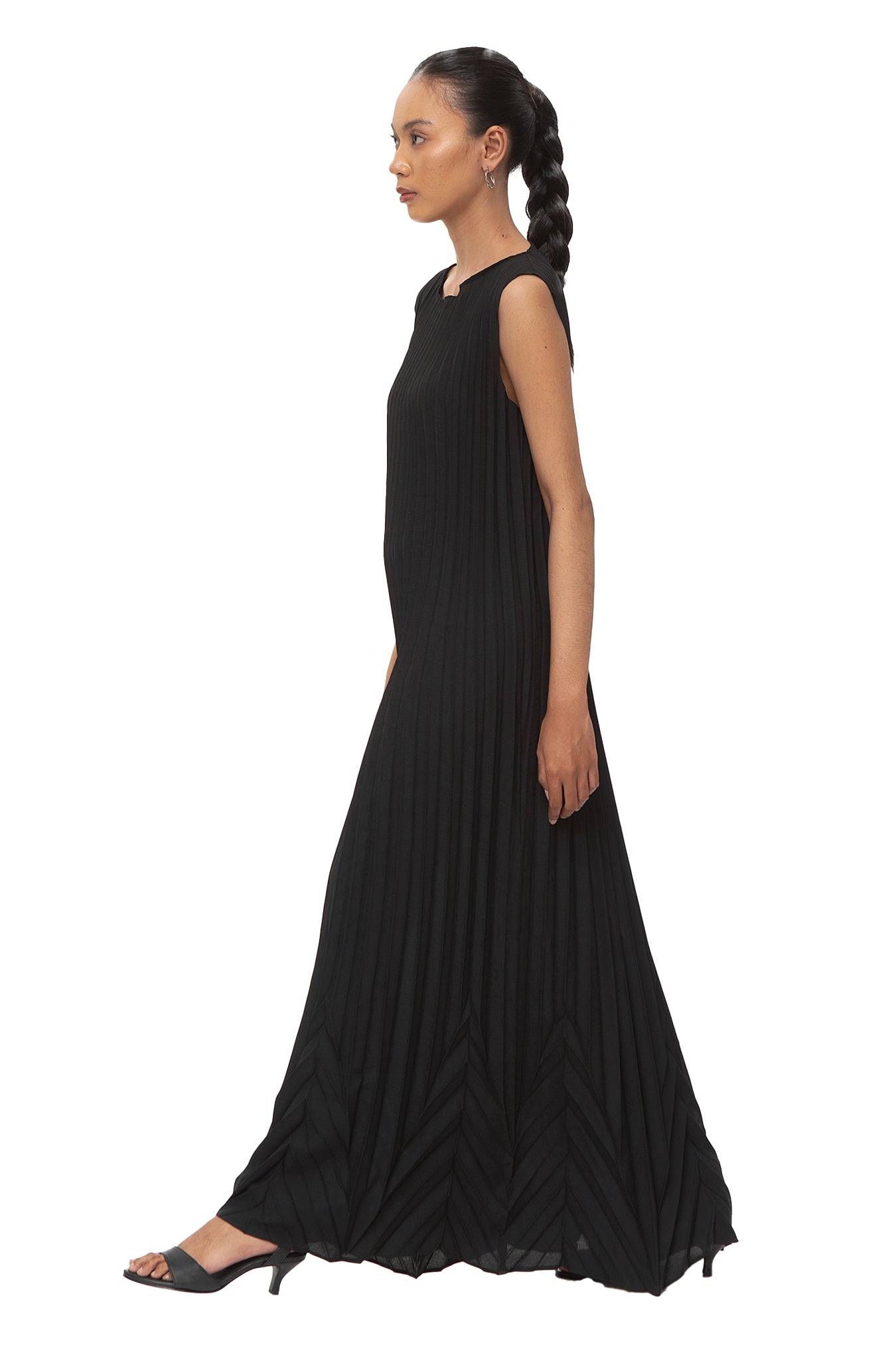 Anabella Sleevess Pleats Dress